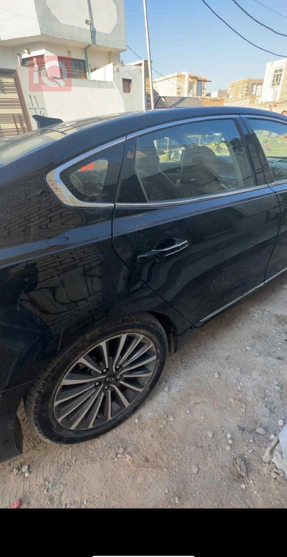 كيا كادينزا